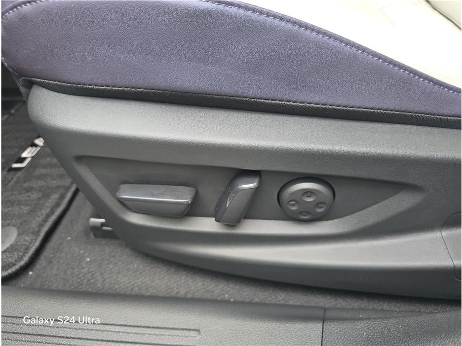 2026 Nissan LEAF PLATINUM PLUS Hatchback 4D