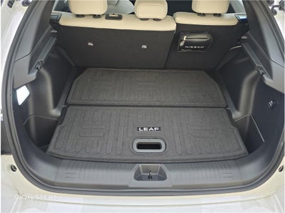 2026 Nissan LEAF PLATINUM PLUS Hatchback 4D