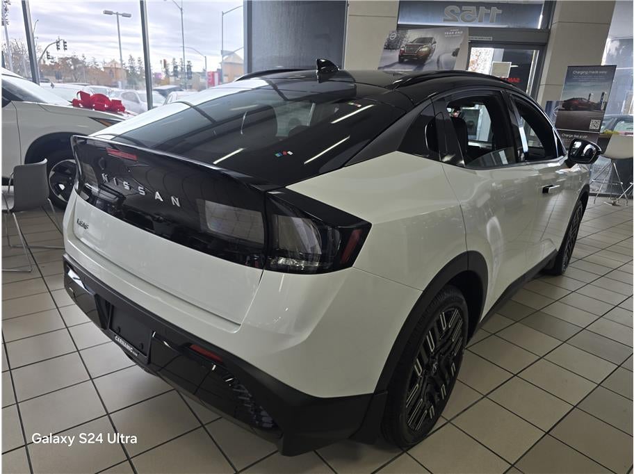 2026 Nissan LEAF PLATINUM PLUS Hatchback 4D