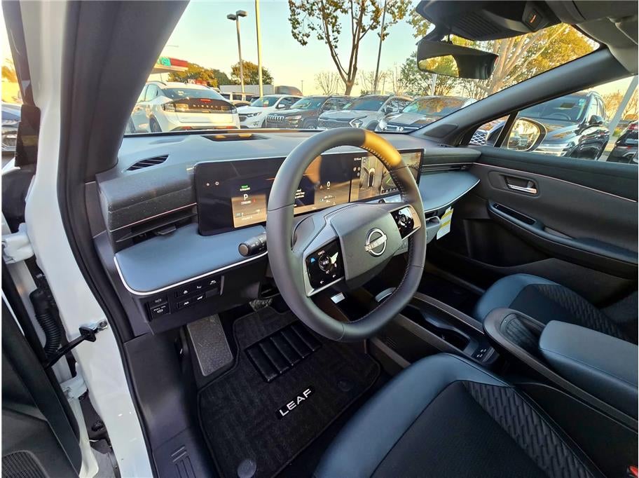 2026 Nissan LEAF PLATINUM PLUS Hatchback 4D