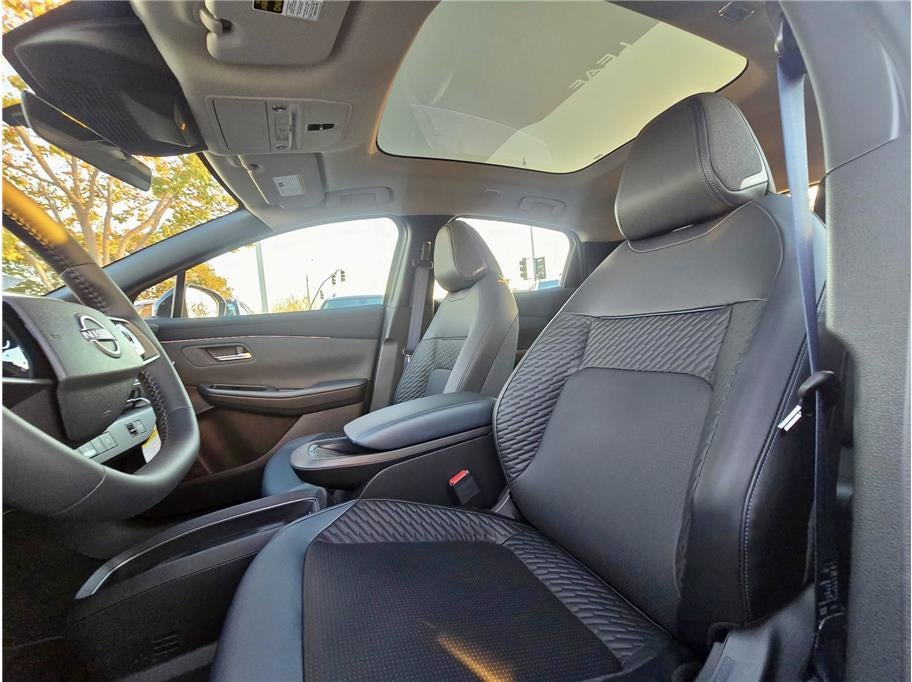 2026 Nissan LEAF PLATINUM PLUS Hatchback 4D