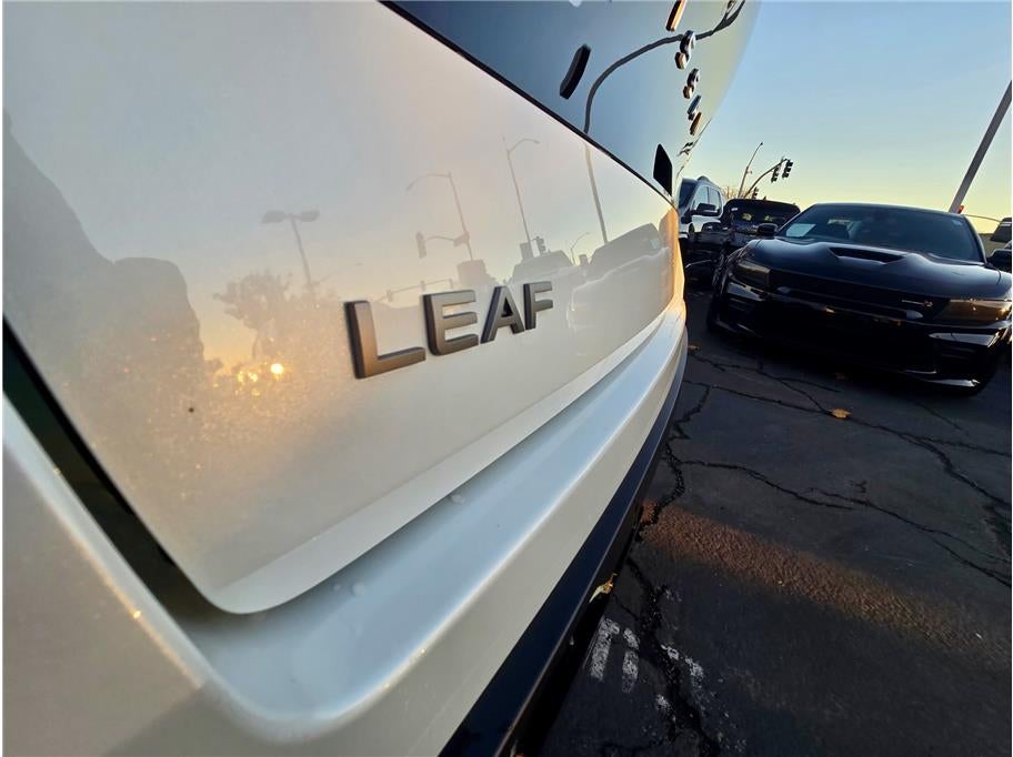 2026 Nissan LEAF PLATINUM PLUS Hatchback 4D