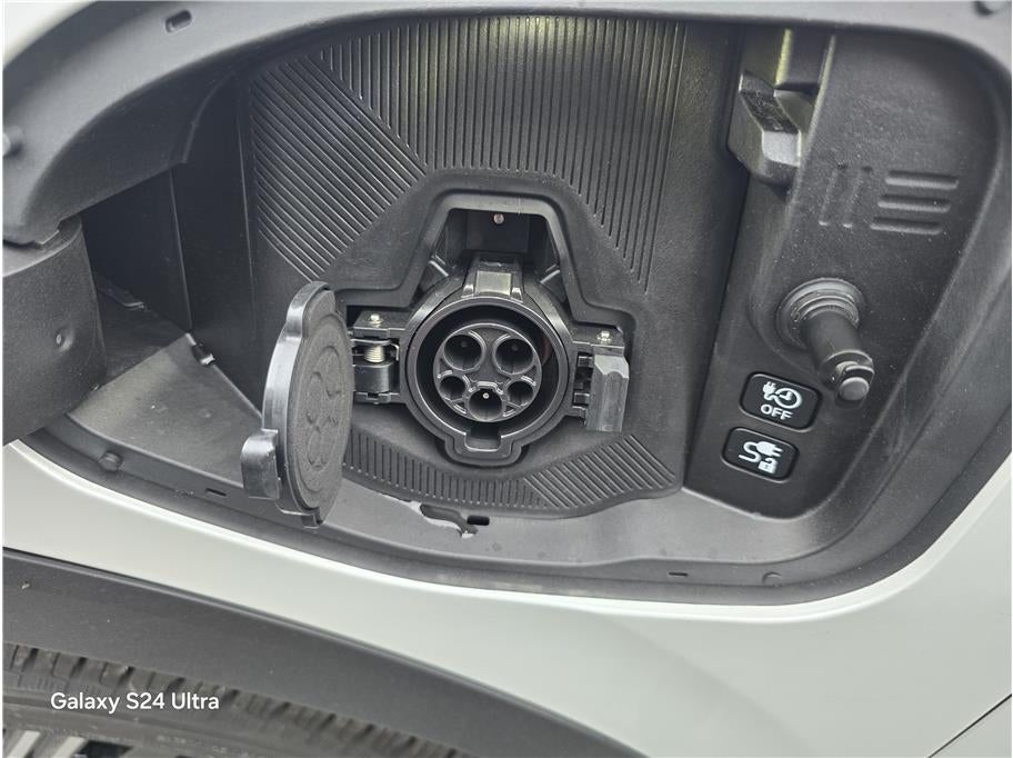 2026 Nissan LEAF PLATINUM PLUS Hatchback 4D