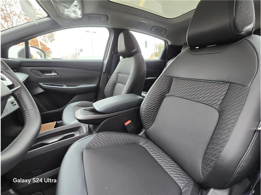 2026 Nissan LEAF PLATINUM PLUS Hatchback 4D