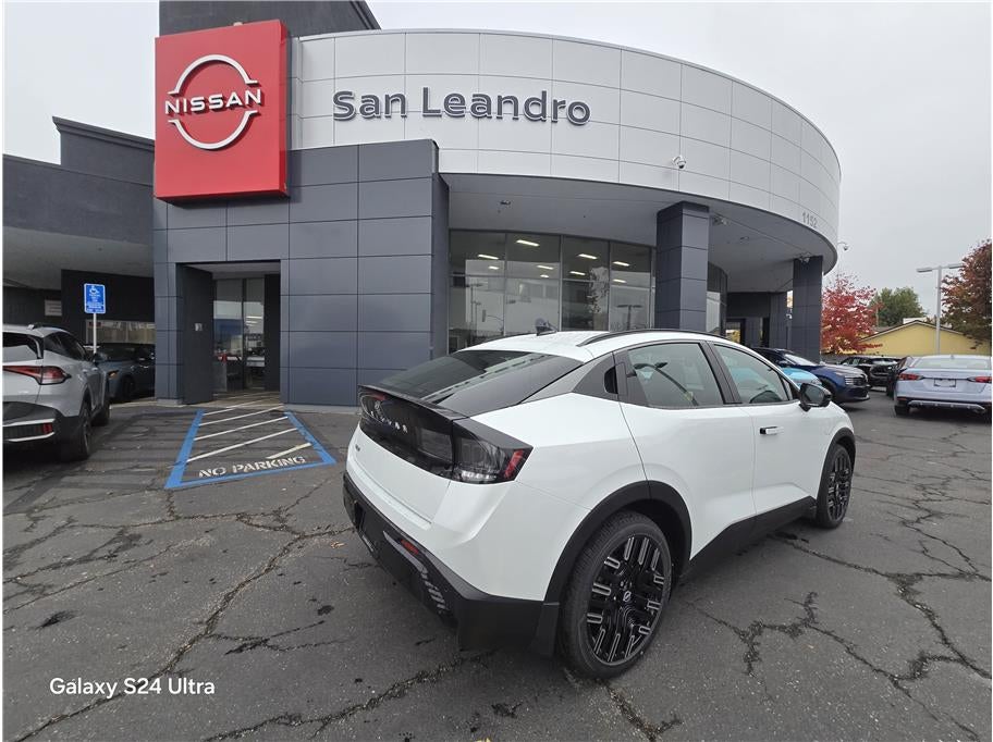 2026 Nissan LEAF PLATINUM PLUS Hatchback 4D