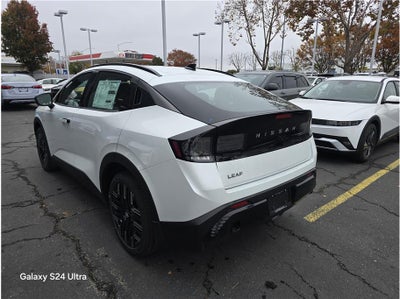 2026 Nissan LEAF PLATINUM PLUS Hatchback 4D