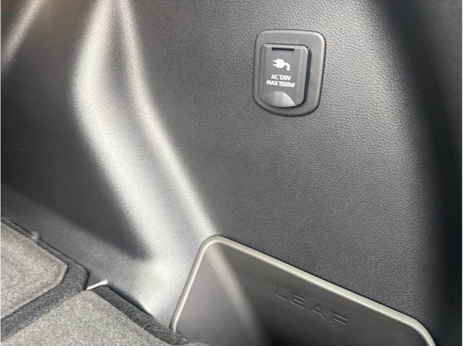 2026 Nissan LEAF PLATINUM PLUS Hatchback 4D