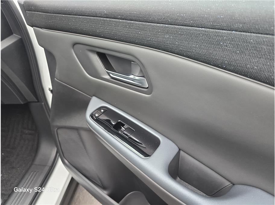 2026 Nissan LEAF PLATINUM PLUS Hatchback 4D