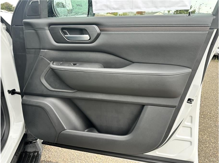 2026 Nissan Armada SL Sport Utility 4D