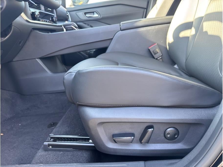 2025 Nissan Rogue SV Sport Utility 4D