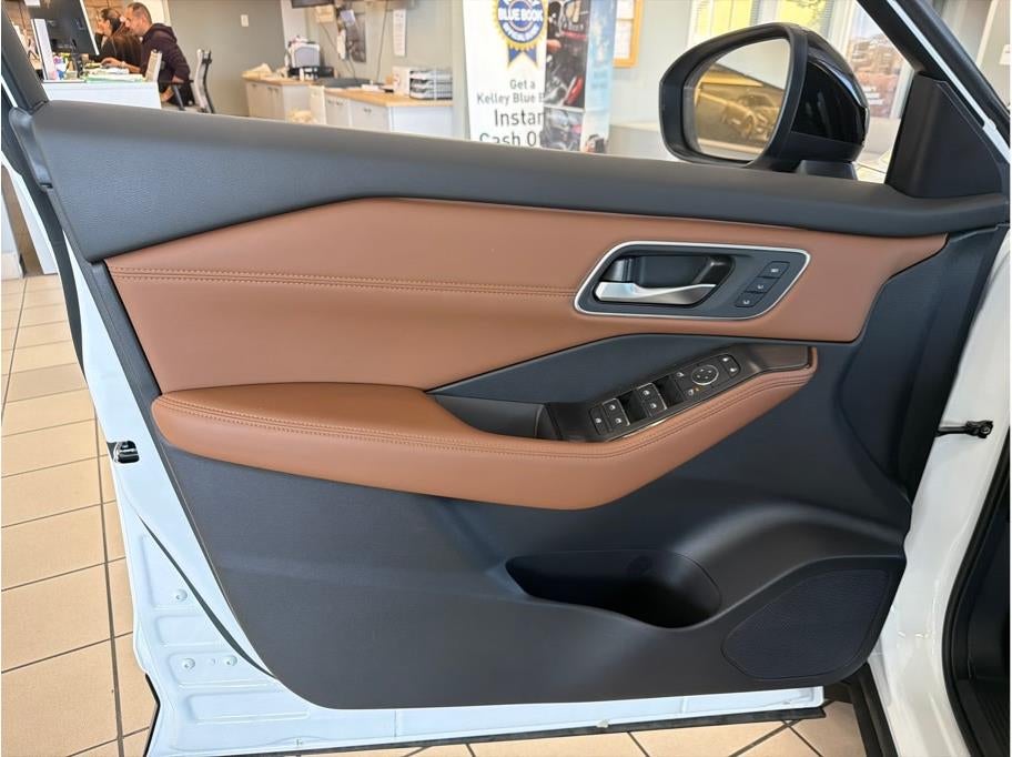 2026 Nissan Rogue Platinum Sport Utility 4D
