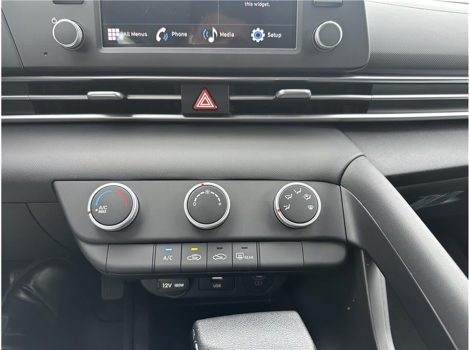 2026 Hyundai Elantra SE Sedan 4D