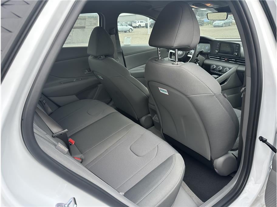 2026 Hyundai Elantra SE Sedan 4D