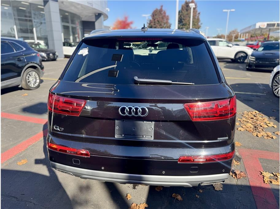 2019 Audi Q7 55 TFSI SE Premium Plus Sport Utility 4D