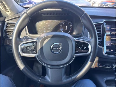 2018 Volvo XC90 T6 Momentum Sport Utility 4D