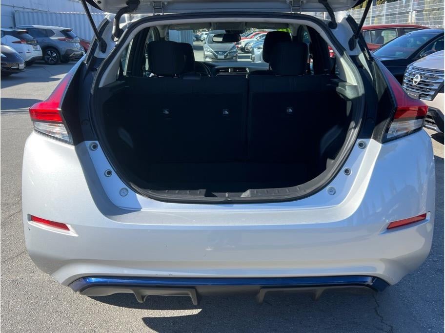 2018 Nissan LEAF SV Hatchback 4D