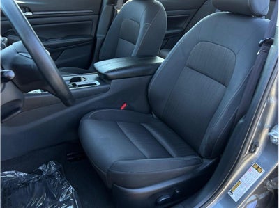 2025 Nissan Altima 2.5 SV Sedan 4D