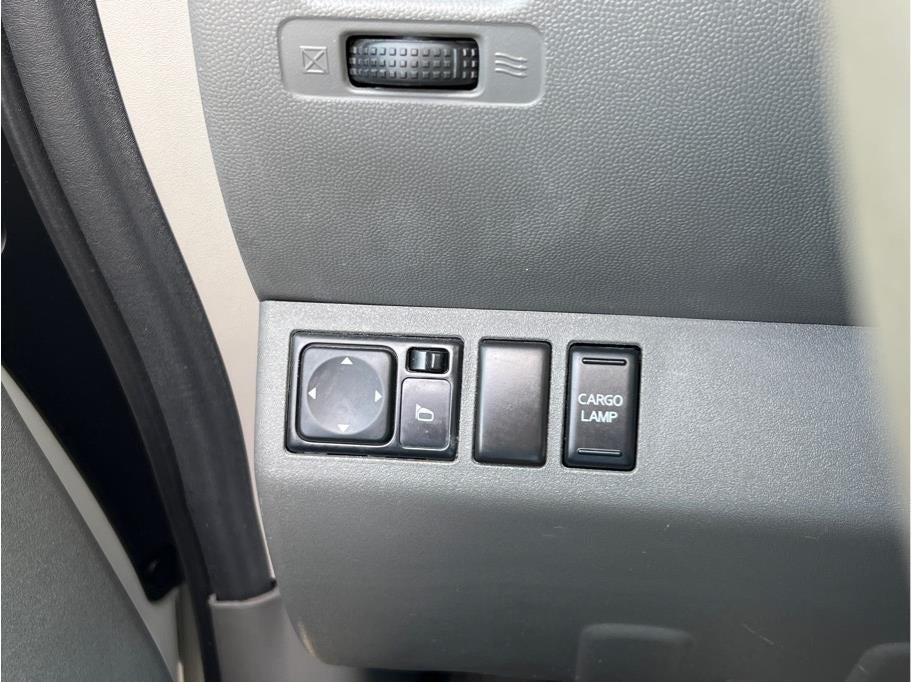 2016 Nissan Frontier Crew Cab SV Pickup 4D 6 ft
