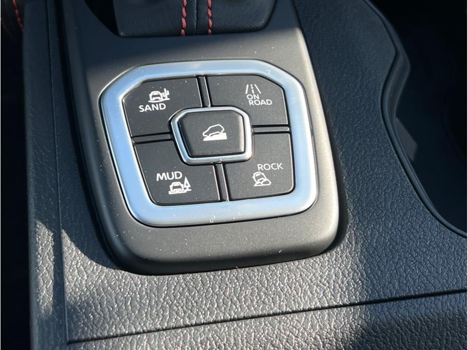 2026 Nissan Frontier SV Sport Utility 4D