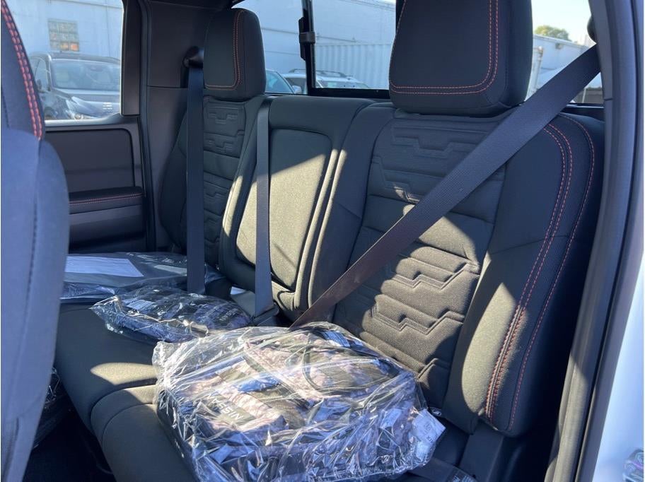 2026 Nissan Frontier SV Sport Utility 4D