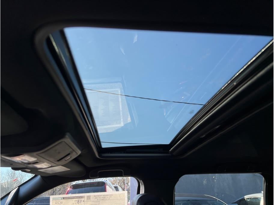 2026 Nissan Frontier Crew Cab PRO-4X Pickup 4D 6 ft