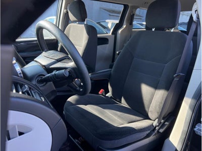 2018 Dodge Grand Caravan Passenger SE Minivan 4D