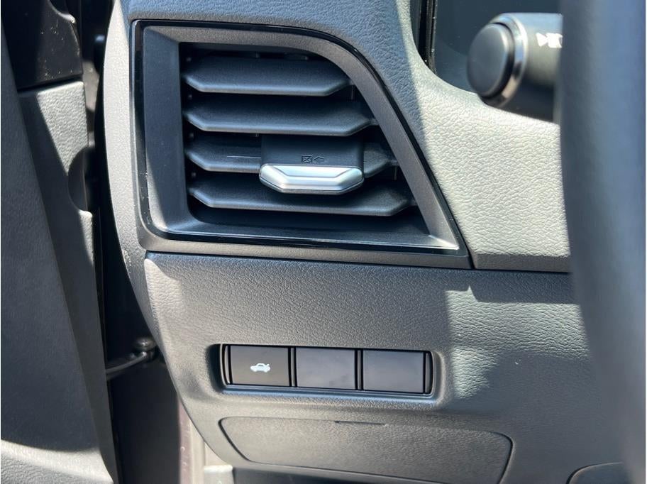 2026 Nissan Sentra SV Sedan 4D