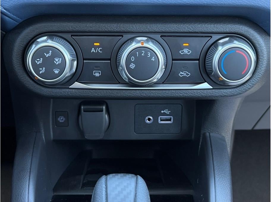 2025 Nissan Versa SV Sedan 4D