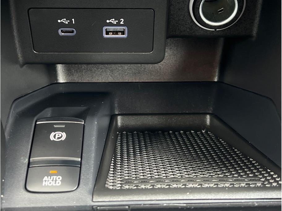 2023 Nissan Kicks SR Sport Utility 4D