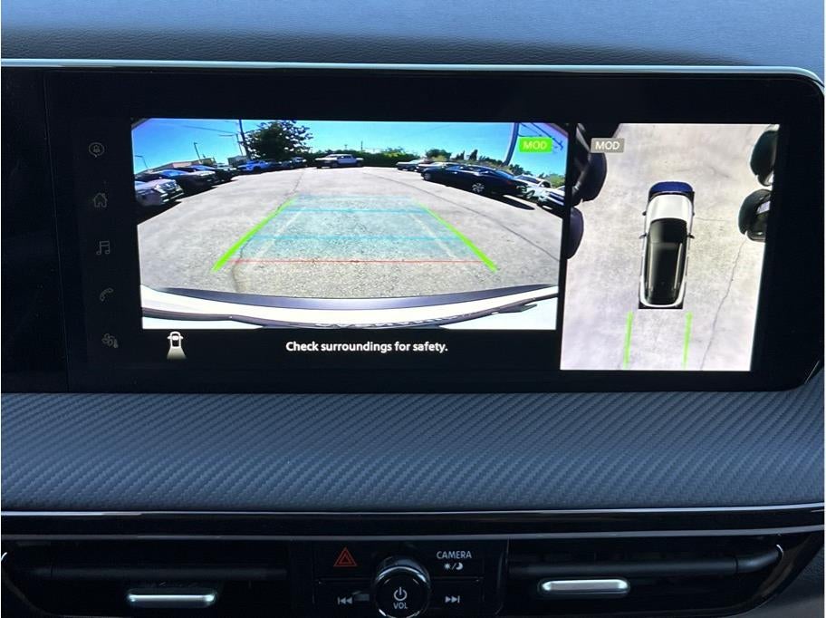 2025 Nissan Kicks SR Sport Utility 4D