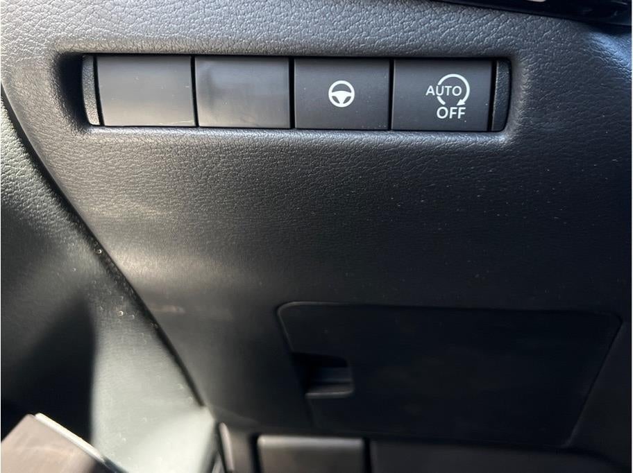 2025 Nissan Kicks SR Sport Utility 4D