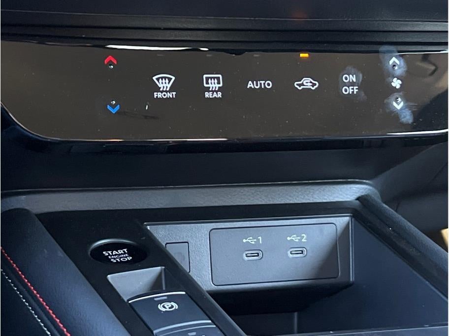 2025 Nissan Kicks SR Sport Utility 4D