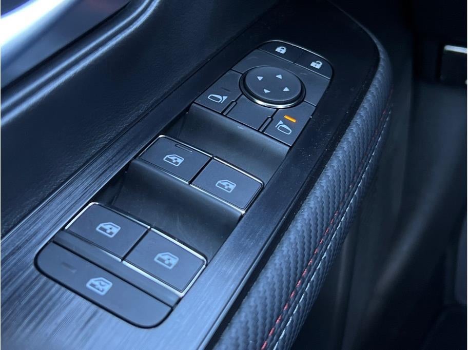 2025 Nissan Kicks SR Sport Utility 4D