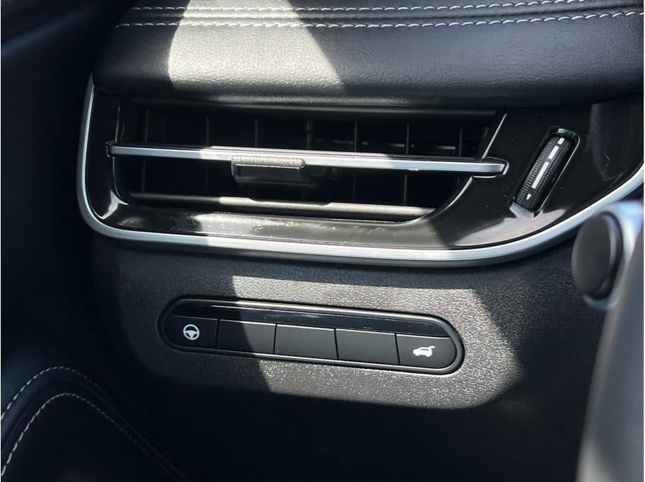2025 INFINITI QX60 LUXE Sport Utility 4D