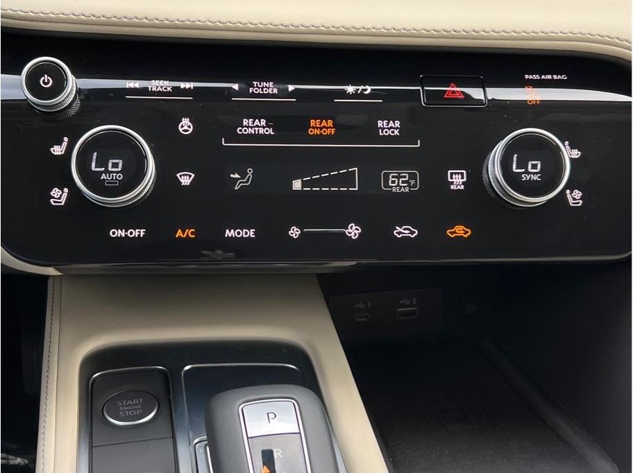 2025 INFINITI QX60 LUXE Sport Utility 4D