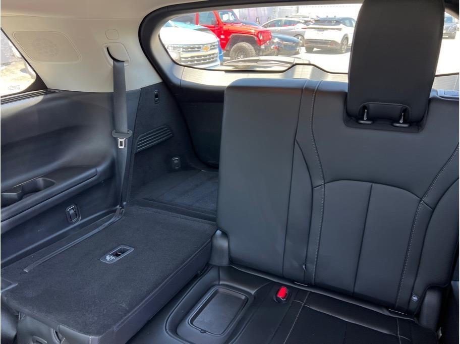 2025 INFINITI QX60 LUXE Sport Utility 4D
