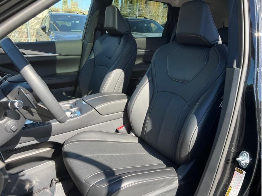 2026 INFINITI QX60 LUXE Sport Utility 4D