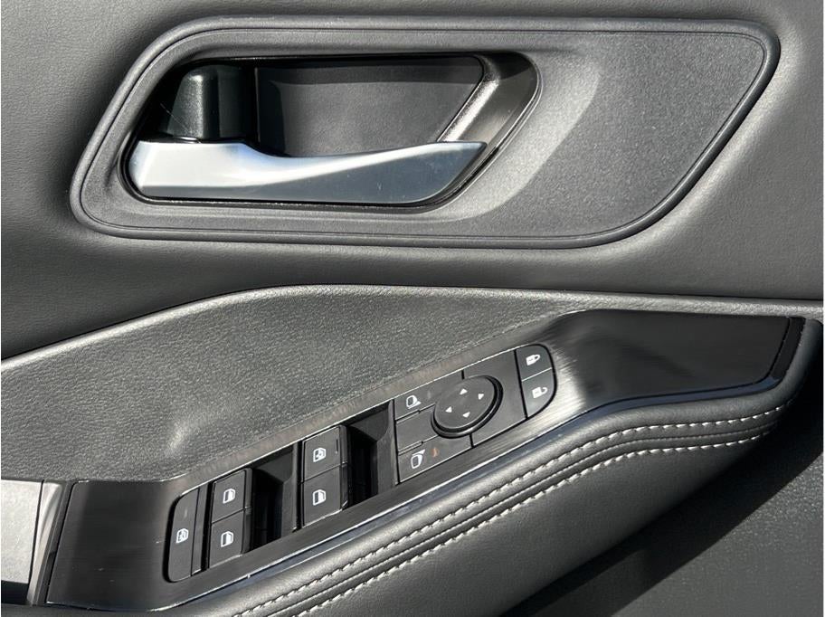 2026 Nissan Rogue SV Sport Utility 4D