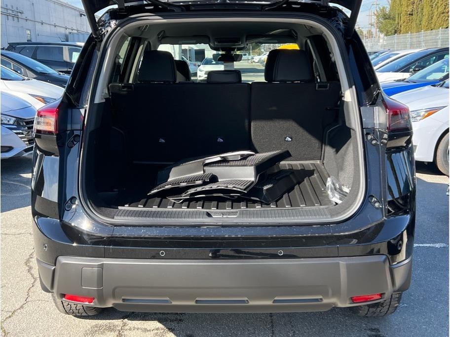 2026 Nissan Rogue SV Sport Utility 4D