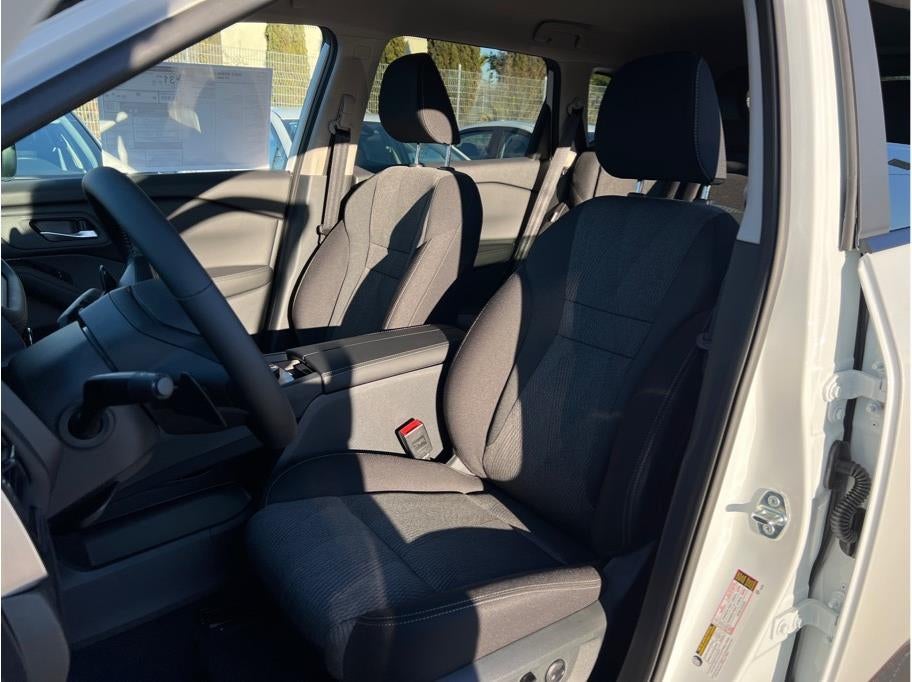 2026 Nissan Rogue SV Sport Utility 4D