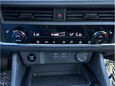 381 Nissan Rogue SV