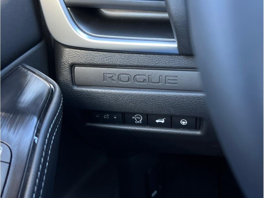 381 Nissan Rogue SV