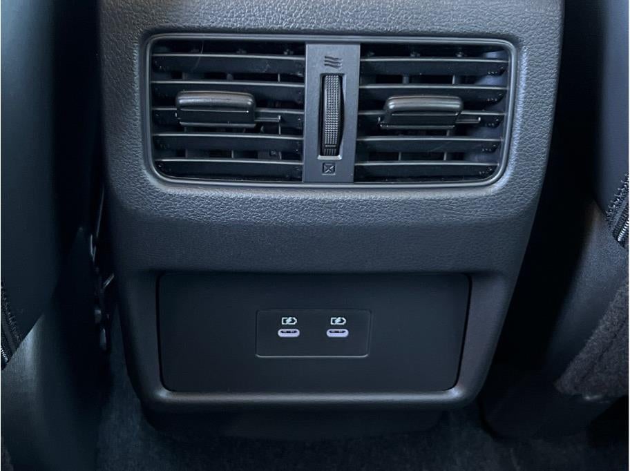 381 Nissan Rogue SV