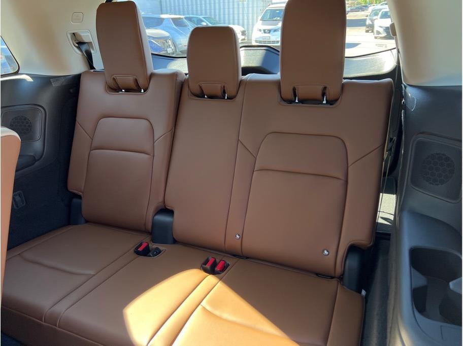 2026 Nissan Pathfinder Platinum Sport Utility 4D