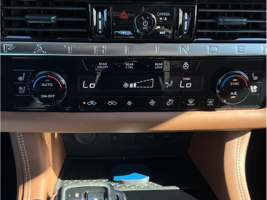 2026 Nissan Pathfinder Platinum Sport Utility 4D