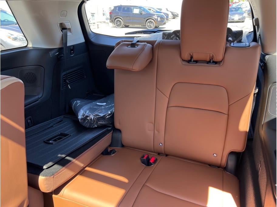 2026 Nissan Pathfinder Platinum Sport Utility 4D