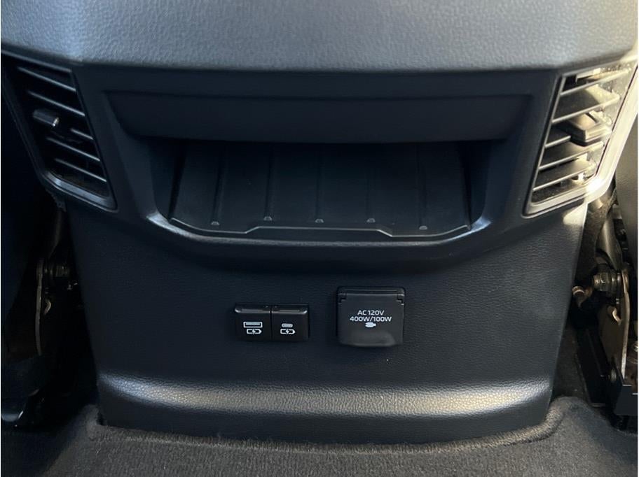 2022 Toyota Tundra Hybrid CrewMax Limited Pickup 4D 5 1/2 ft