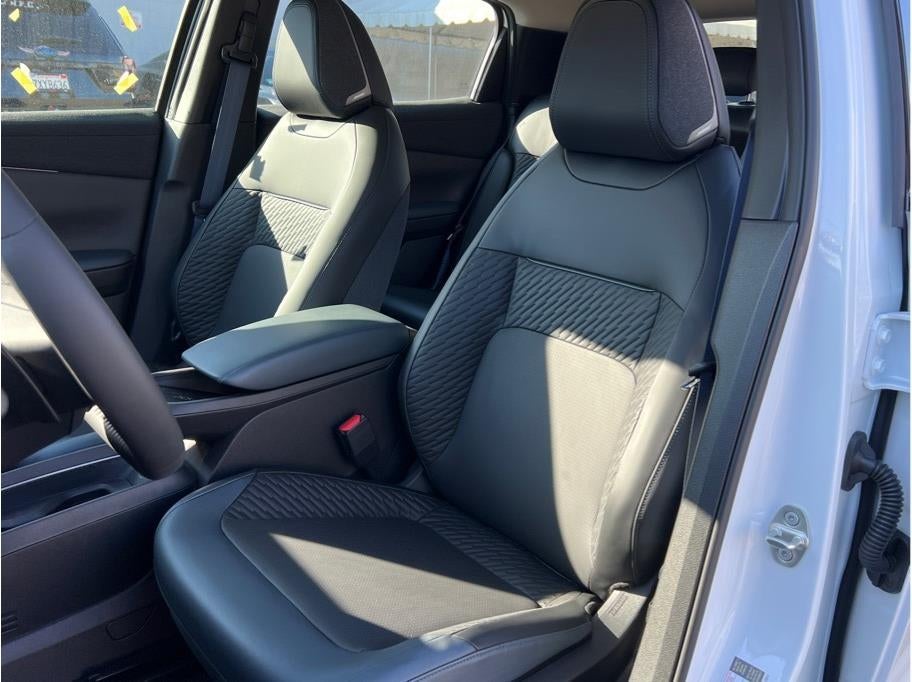 2026 Nissan LEAF PLATINUM PLUS Hatchback 4D