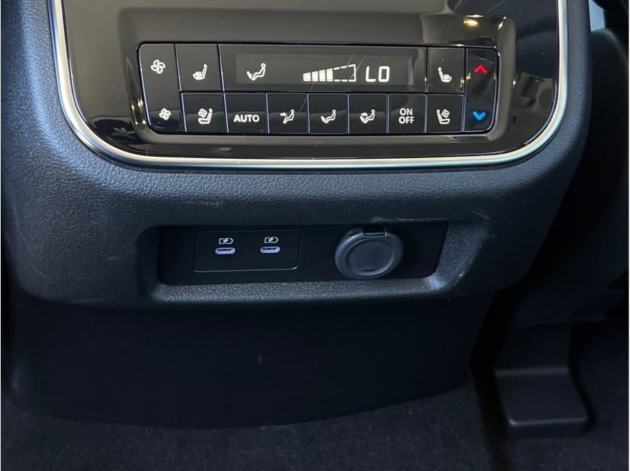 2025 INFINITI QX80 SENSORY Sport Utility 4D