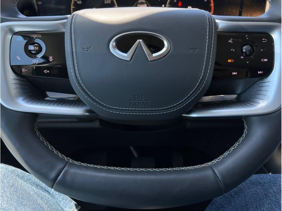2025 INFINITI QX80 SENSORY Sport Utility 4D